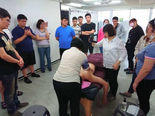 名師講座【臉部與全身油壓按摩】 名師講座【臉部與全身油壓按摩】